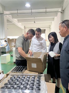 Купци су дошли да посете нашу фабрику прошле недеље